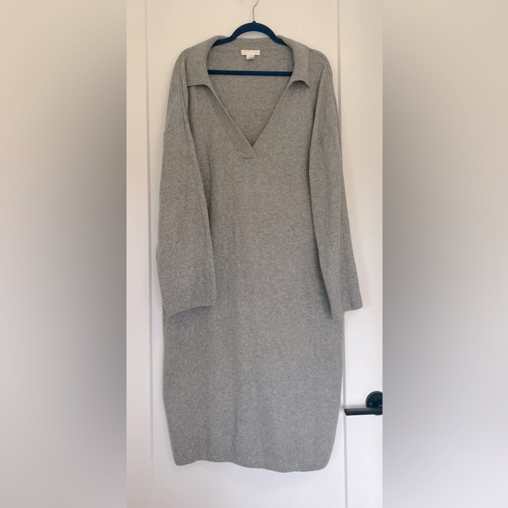💌🩶H&M V-Neck Maxi Sweater Dress Oversized